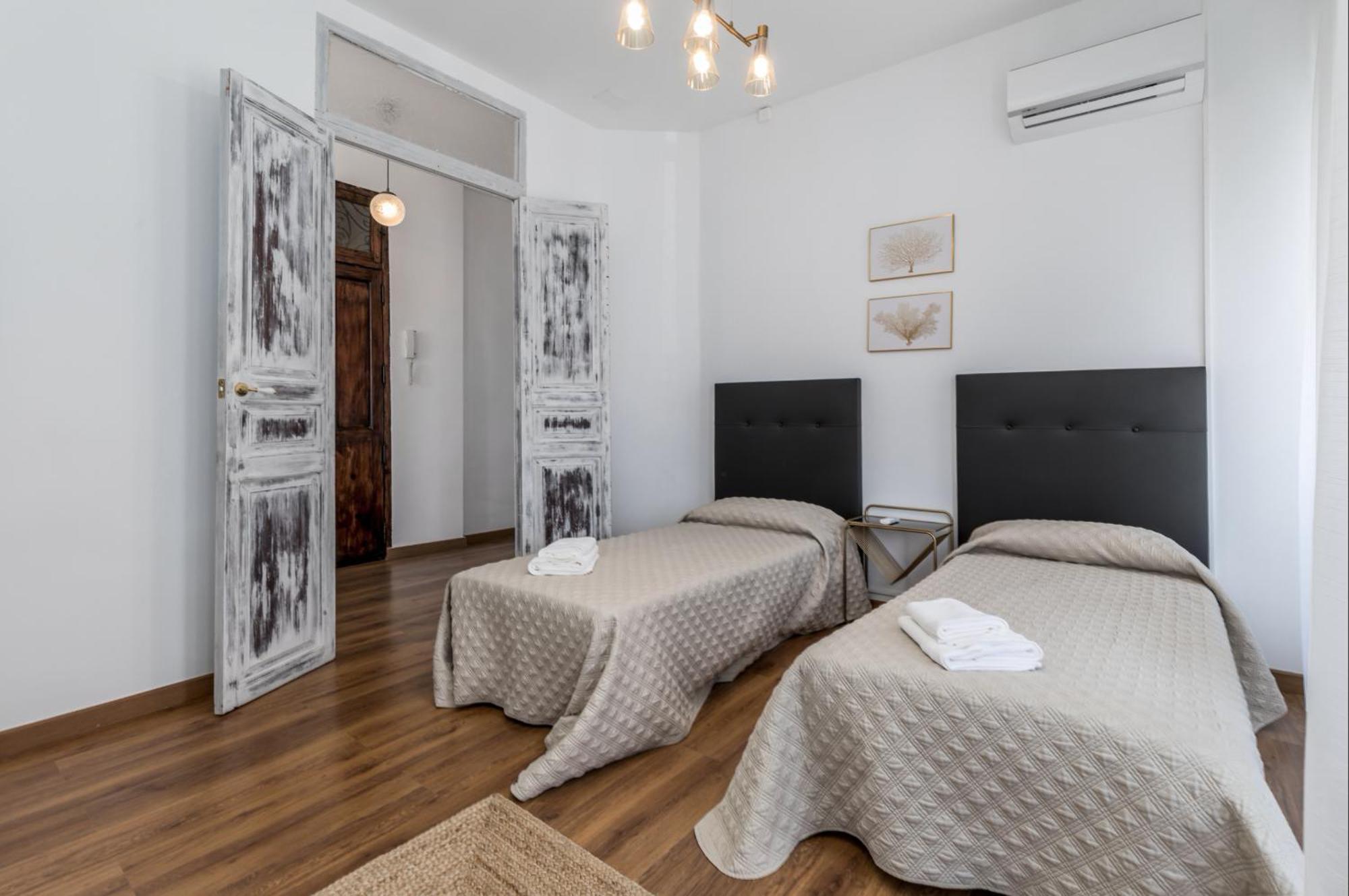 New Calabuig Apartaments Valencia Eksteriør billede